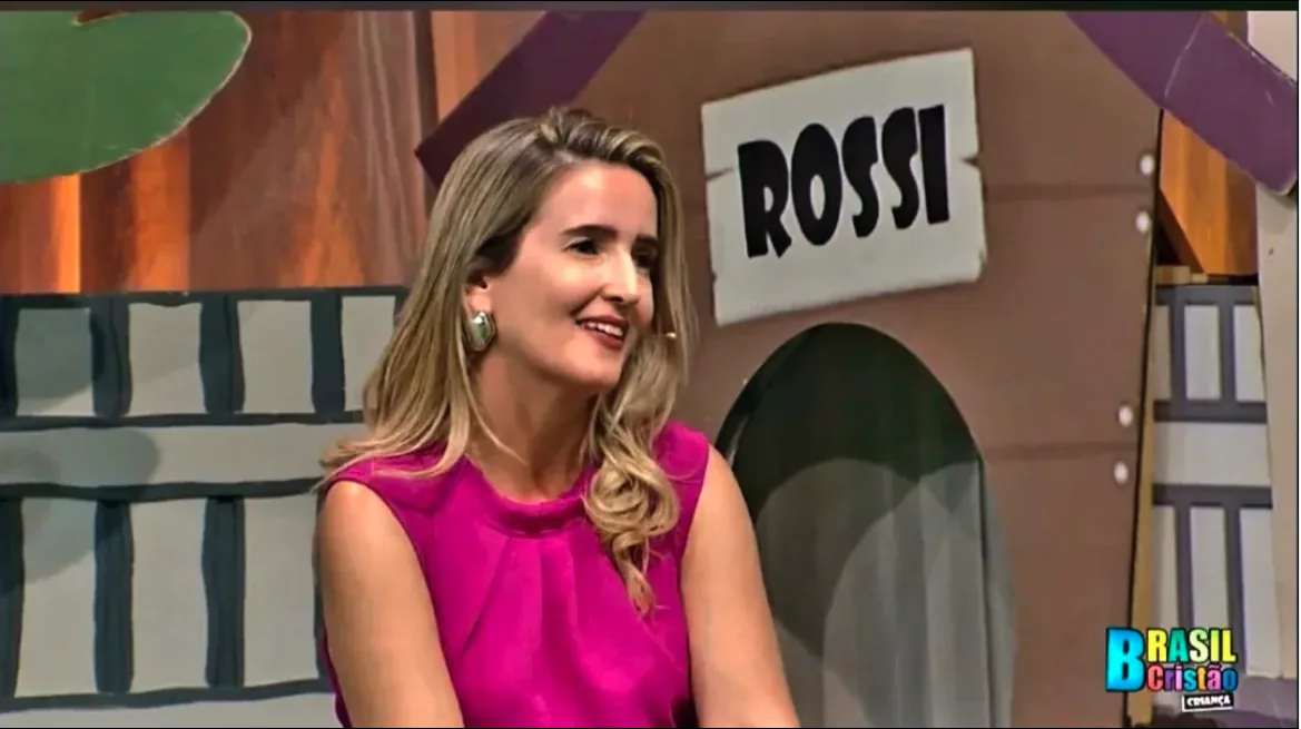 Flávia Martins participando de um programa de televisão